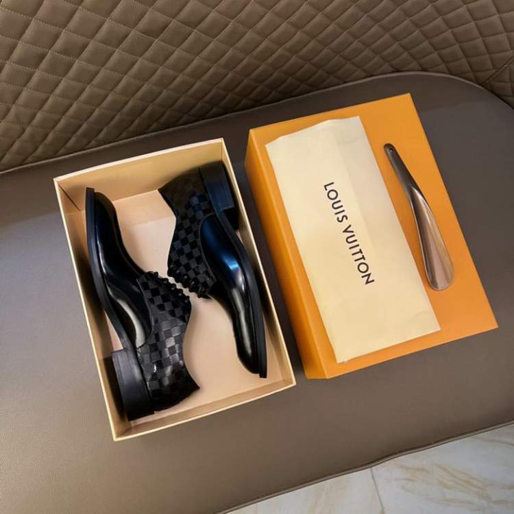 Picture of Louis Vuitton Shoes _SKULVsz38-441Cn061113804